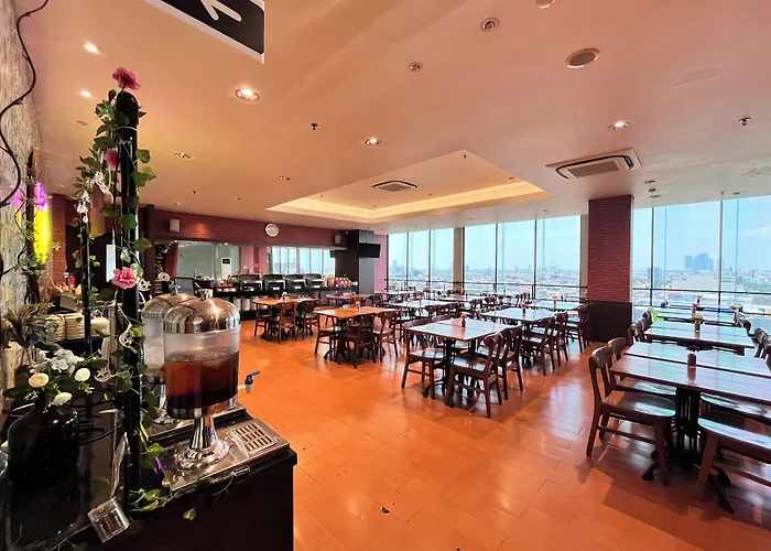 88 Embong Malang Tunjungan By Wh - Breakfast With The Best View On The Highest Floor And Strategic Location In The City CenterHotel Surabaya